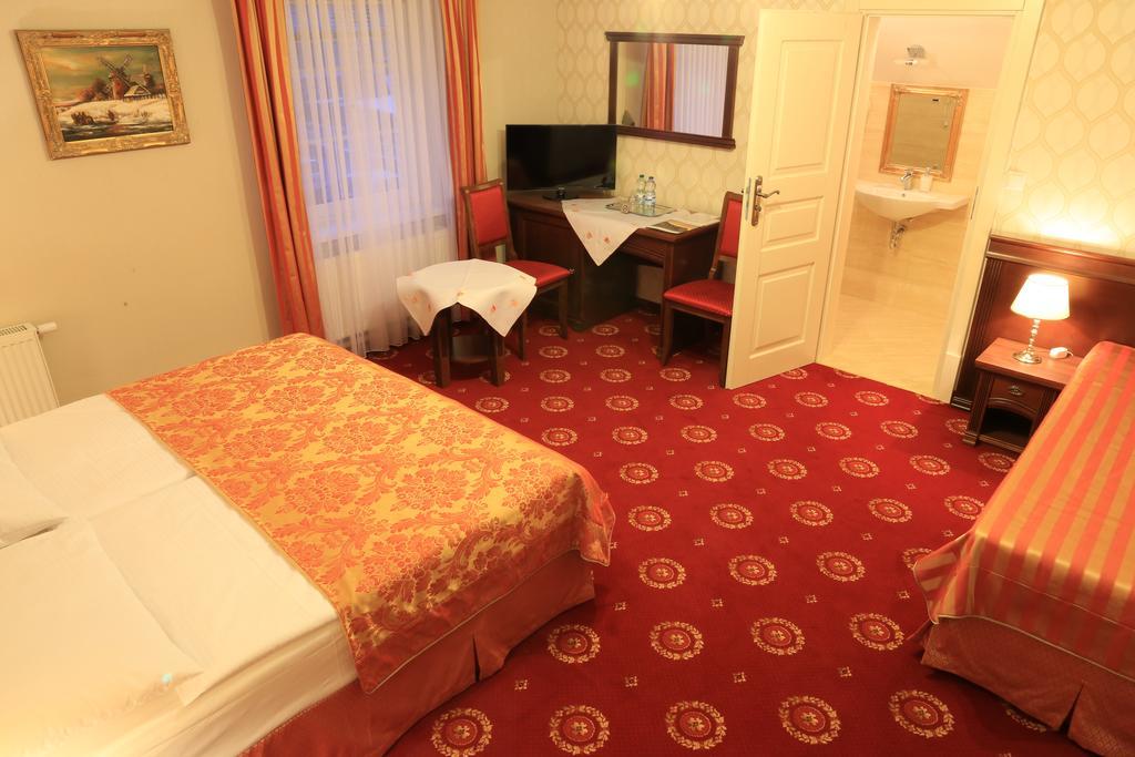 שיצ'וצ'ינק Hotel Kopernik מראה חיצוני תמונה