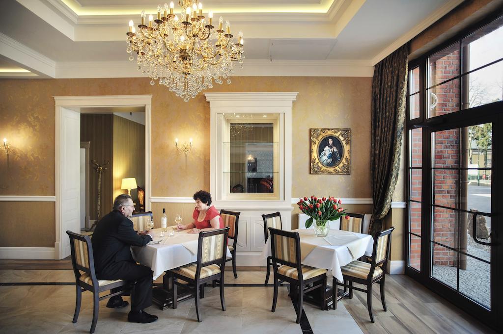 שיצ'וצ'ינק Hotel Kopernik מראה חיצוני תמונה