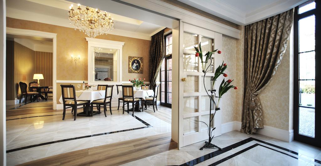 שיצ'וצ'ינק Hotel Kopernik מראה חיצוני תמונה